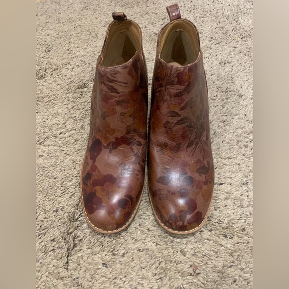 Sofft Shoes - Sofft Brown Floral Leather Ankle Boots